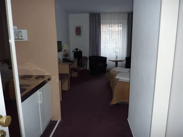 Hotel Novostar Gottingen Exterior photo