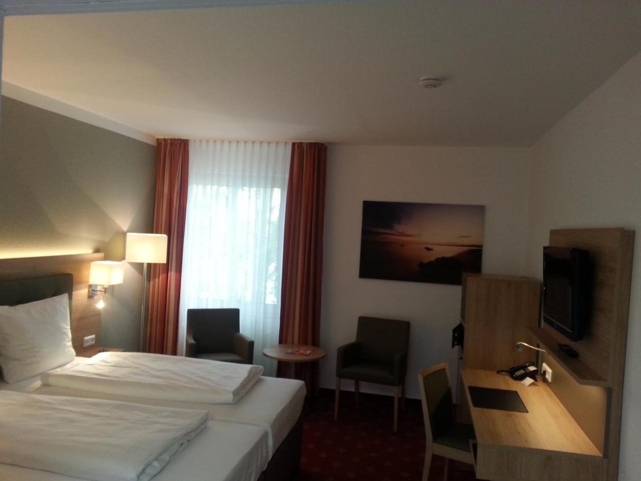 Hotel Novostar Gottingen Exterior photo
